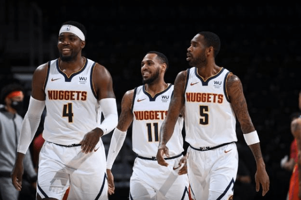 诺坎普新王？17岁的亚马尔和梅西谁更强？（诺坎普新王之争：17岁亚马尔能否比肩梅西？）