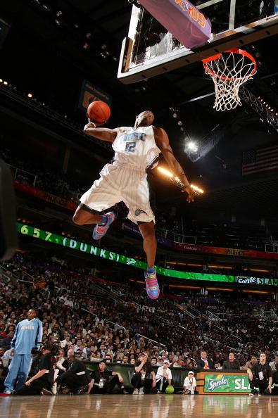 愿无大碍！英冠查尔顿vs朴茨茅斯因看台球迷昏迷不醒腰斩（祈愿平安！英冠查尔顿对阵朴茨茅斯因看台球迷昏迷比赛中止）