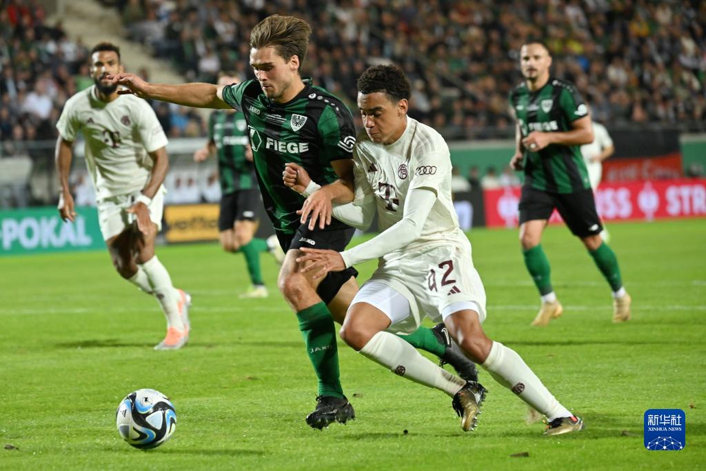 切尔西本赛季英超15轮调整46人次首发，比上赛季同期多了11次（英超前15轮，切尔西已更换46次首发，较上季同期增加11次）