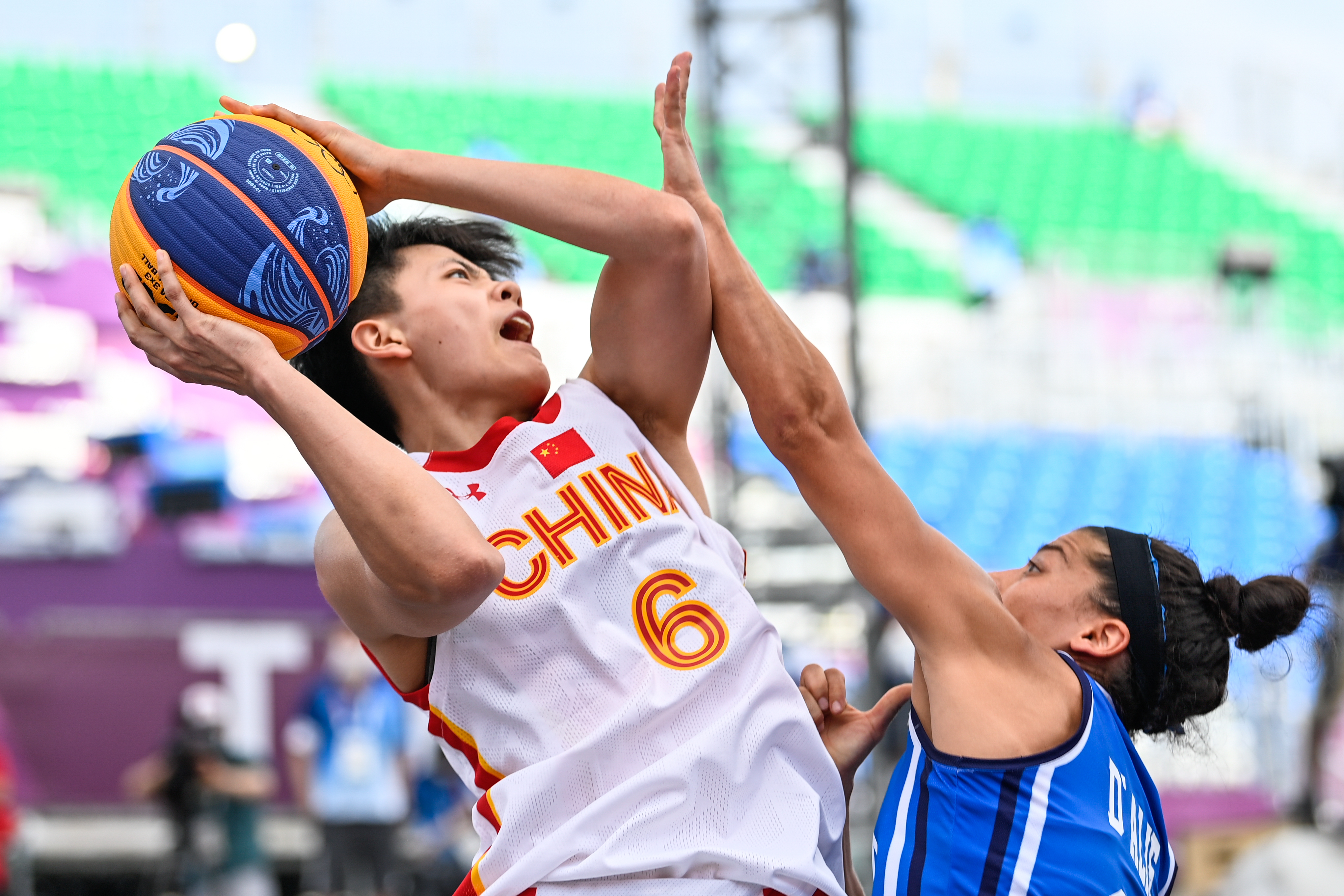 德拉富恩特：将评估赫伊森身体情况，再决定下一场比赛是否让他出场（德拉富恩特：先评估赫伊森身体状态，再决定是否出战下一场）