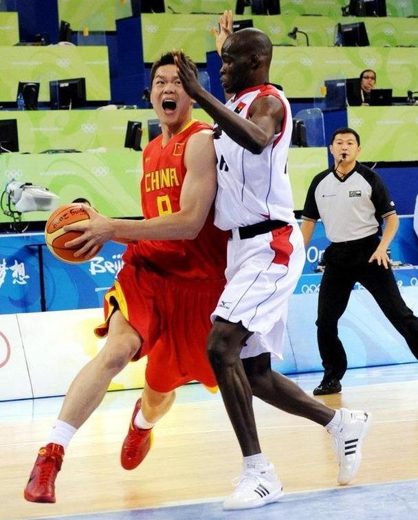 世界波直挂死角，全场尖叫（惊天远射命中死角，全场沸腾）