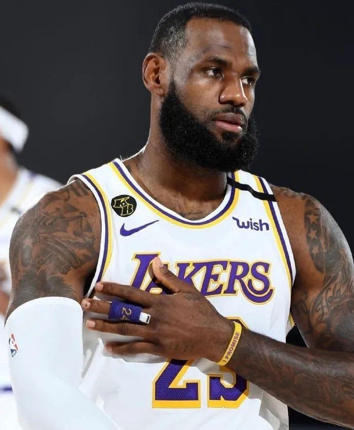 浮嶋敏：对手的阵型与我们预测不同，球员花了一些时间去适应（浮嶋敏：对手阵型出乎预期，球员花了一段时间适应）