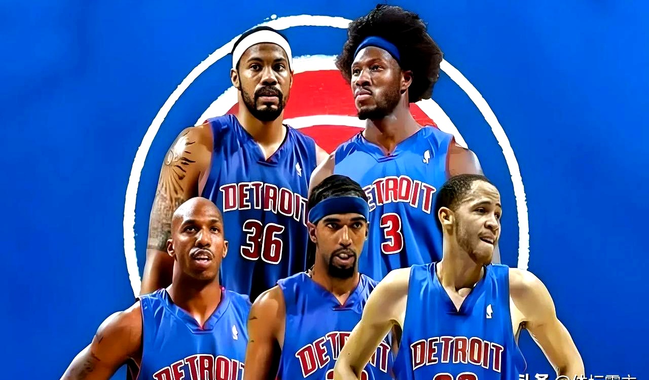 英超前瞻：切尔西vs阿森纳，榜一直面榜二展开6分大战（英超前瞻：切尔西对阵阿森纳，榜首与次席上演6分对决）